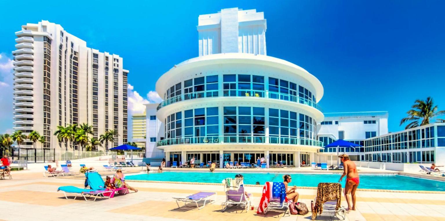 Castle Pavillon 8 Beachfront - Private Beach Access Loft With 2-Story, Pool, Tennis, Free Parking Access Miami Beach Bagian luar foto