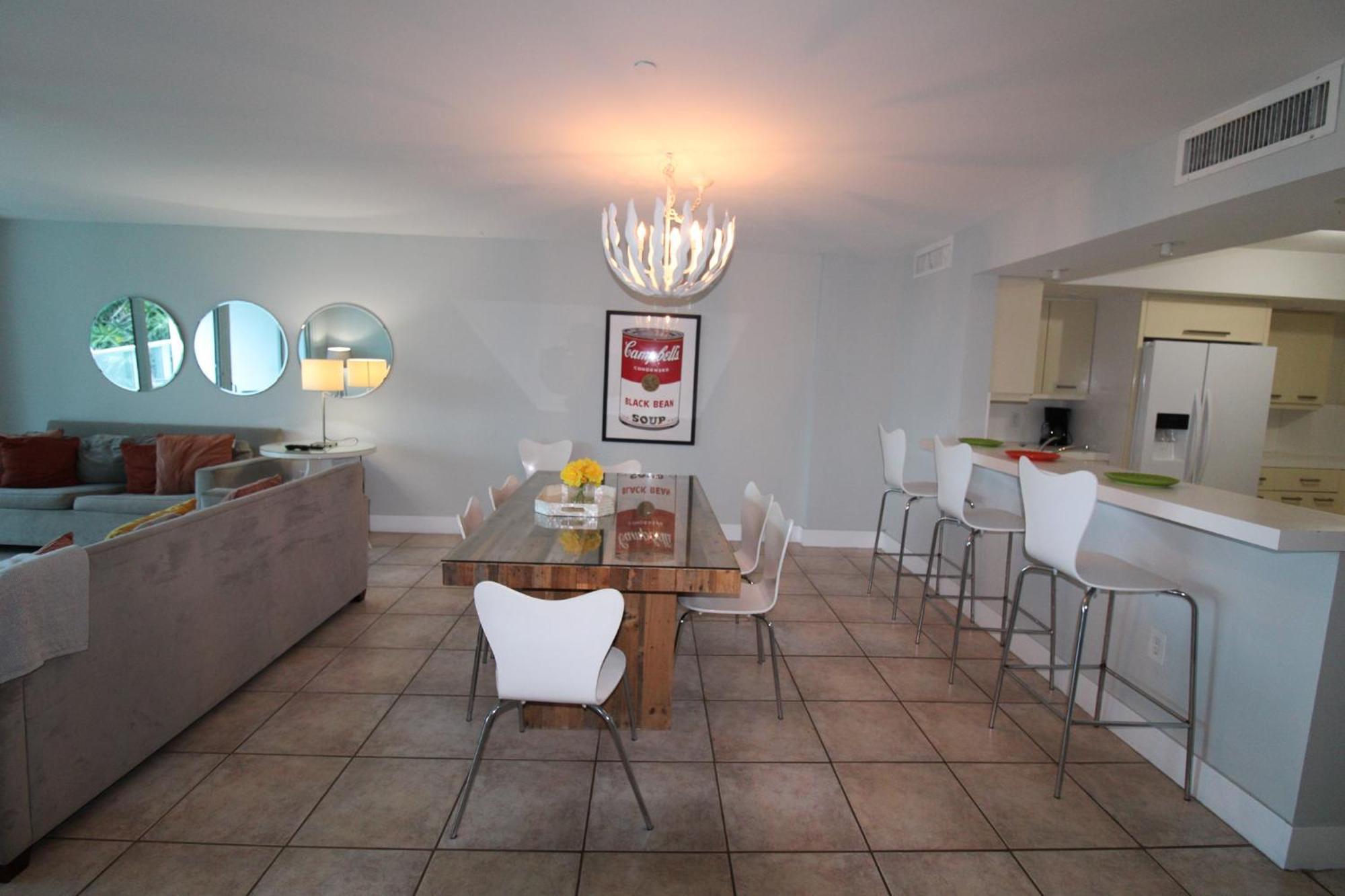 Castle Pavillon 8 Beachfront - Private Beach Access Loft With 2-Story, Pool, Tennis, Free Parking Access Miami Beach Bagian luar foto