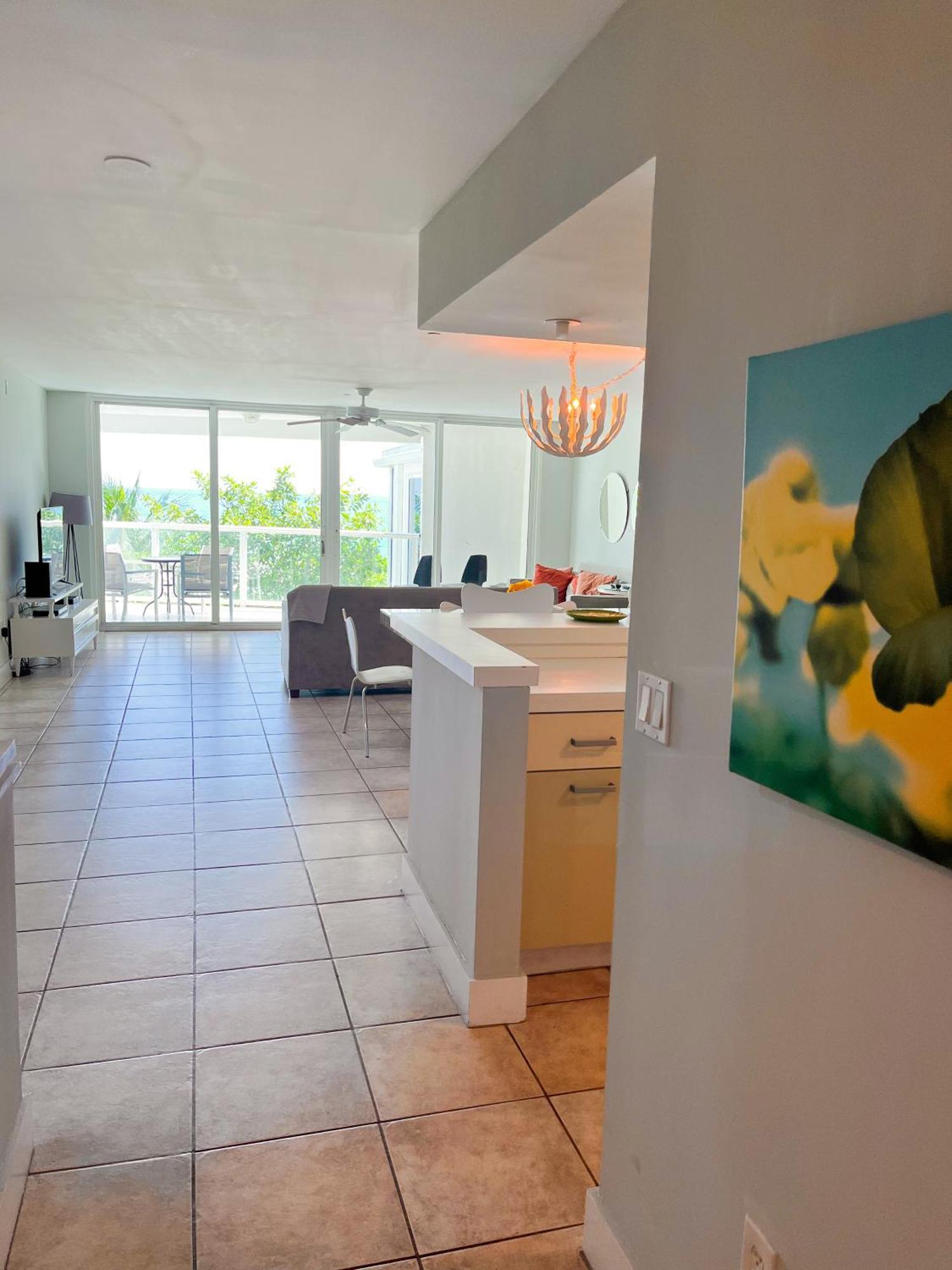 Castle Pavillon 8 Beachfront - Private Beach Access Loft With 2-Story, Pool, Tennis, Free Parking Access Miami Beach Bagian luar foto